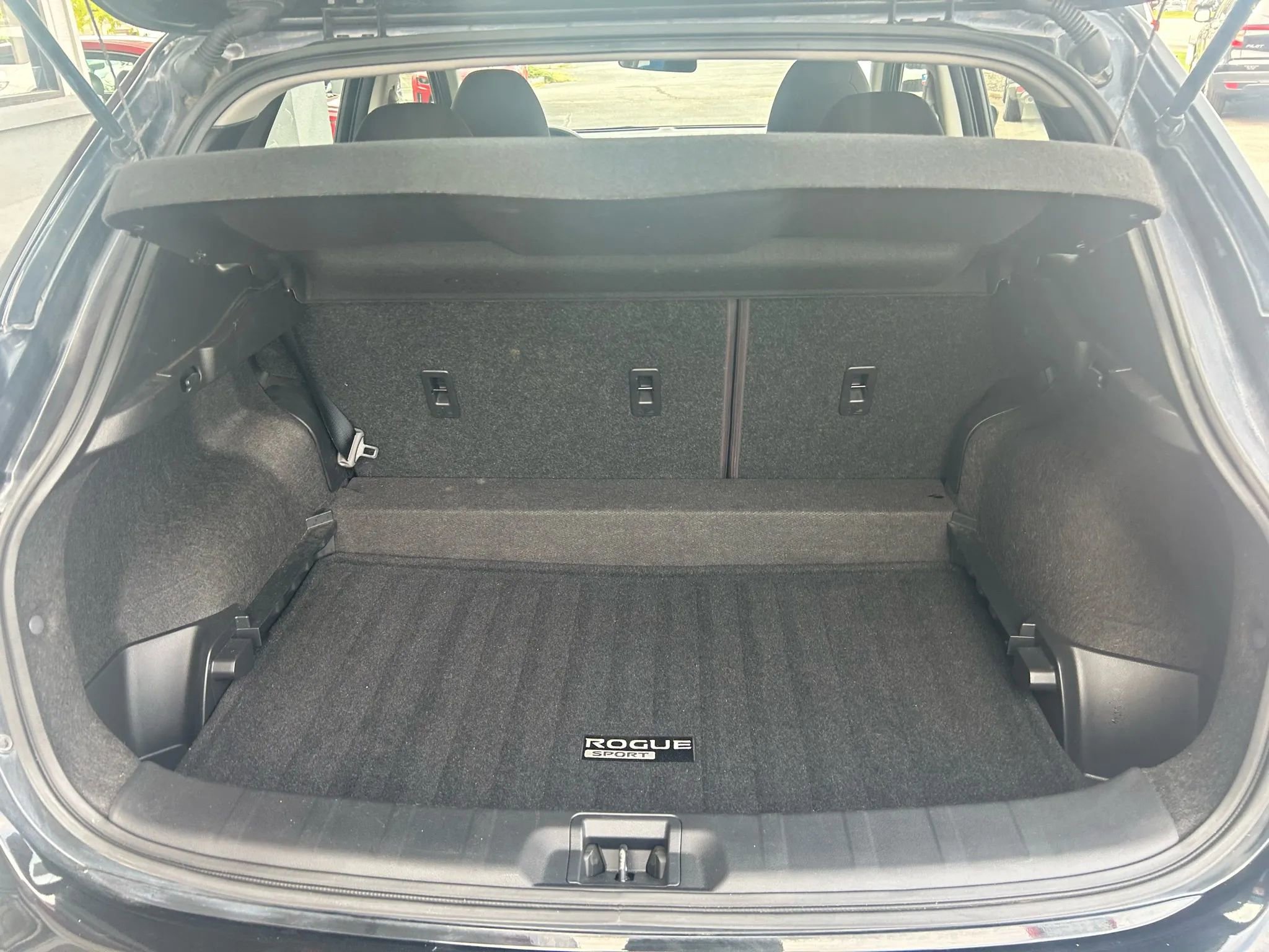 Used 2020 Nissan Rogue Sport S image 18
