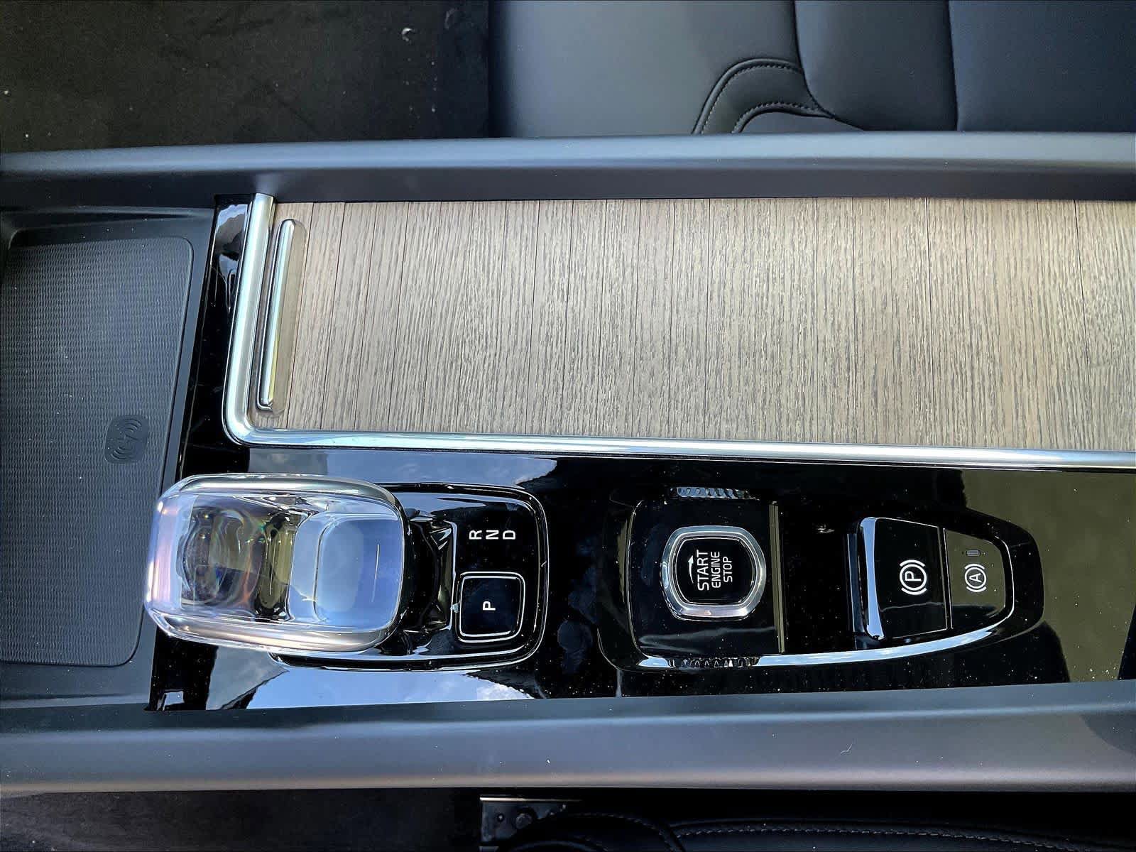 New 2026 Volvo XC60 B5 Plus w/ Protection Package Premier AWD/4WD image 10