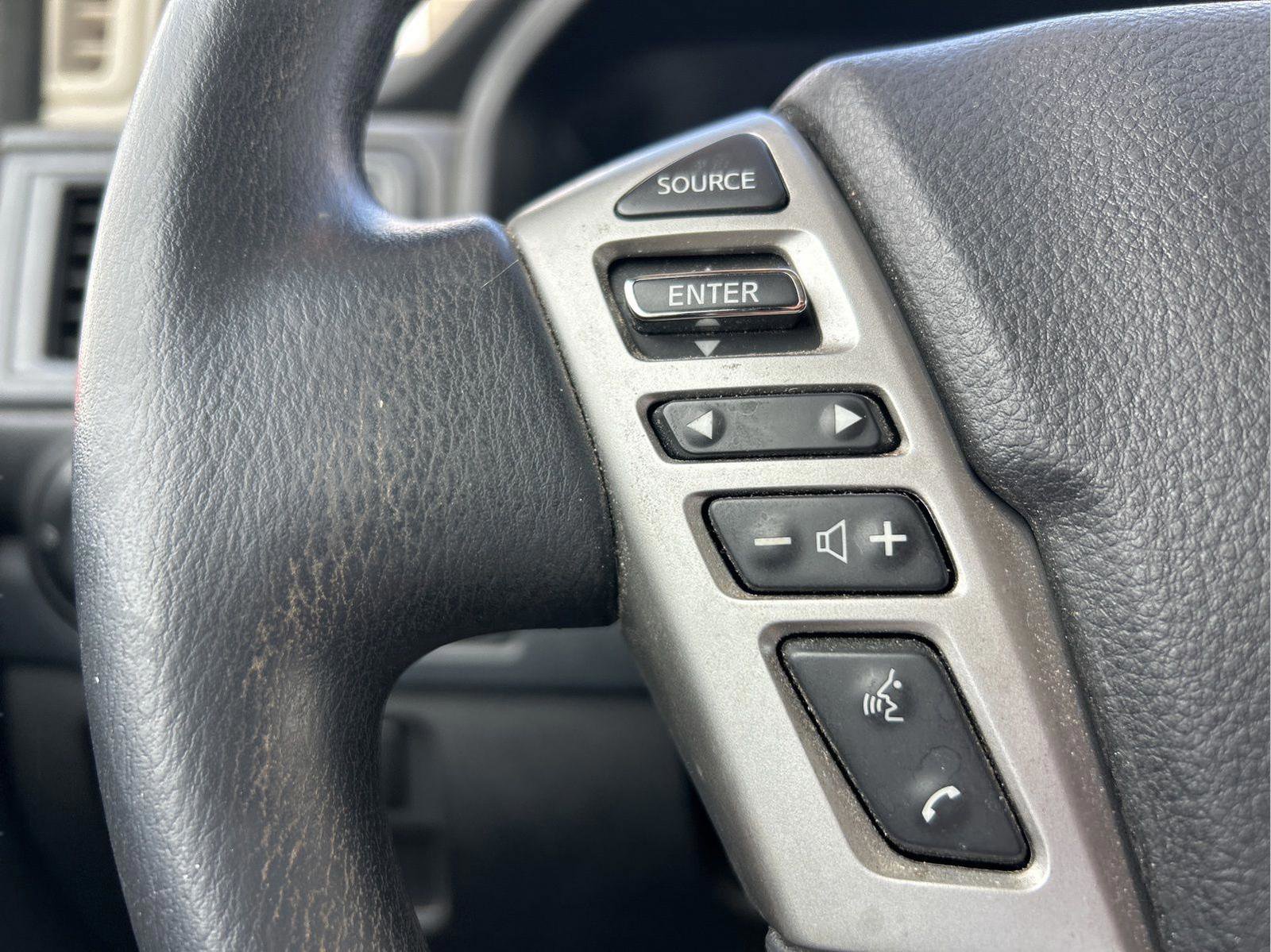 Used 2022 Nissan Titan S image 17