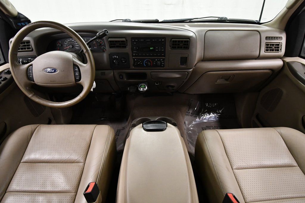 Used 2003 Ford F350 Lariat image 3