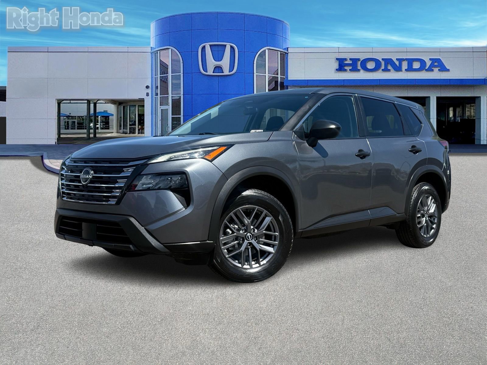 Used 2024 Nissan Rogue S image 2