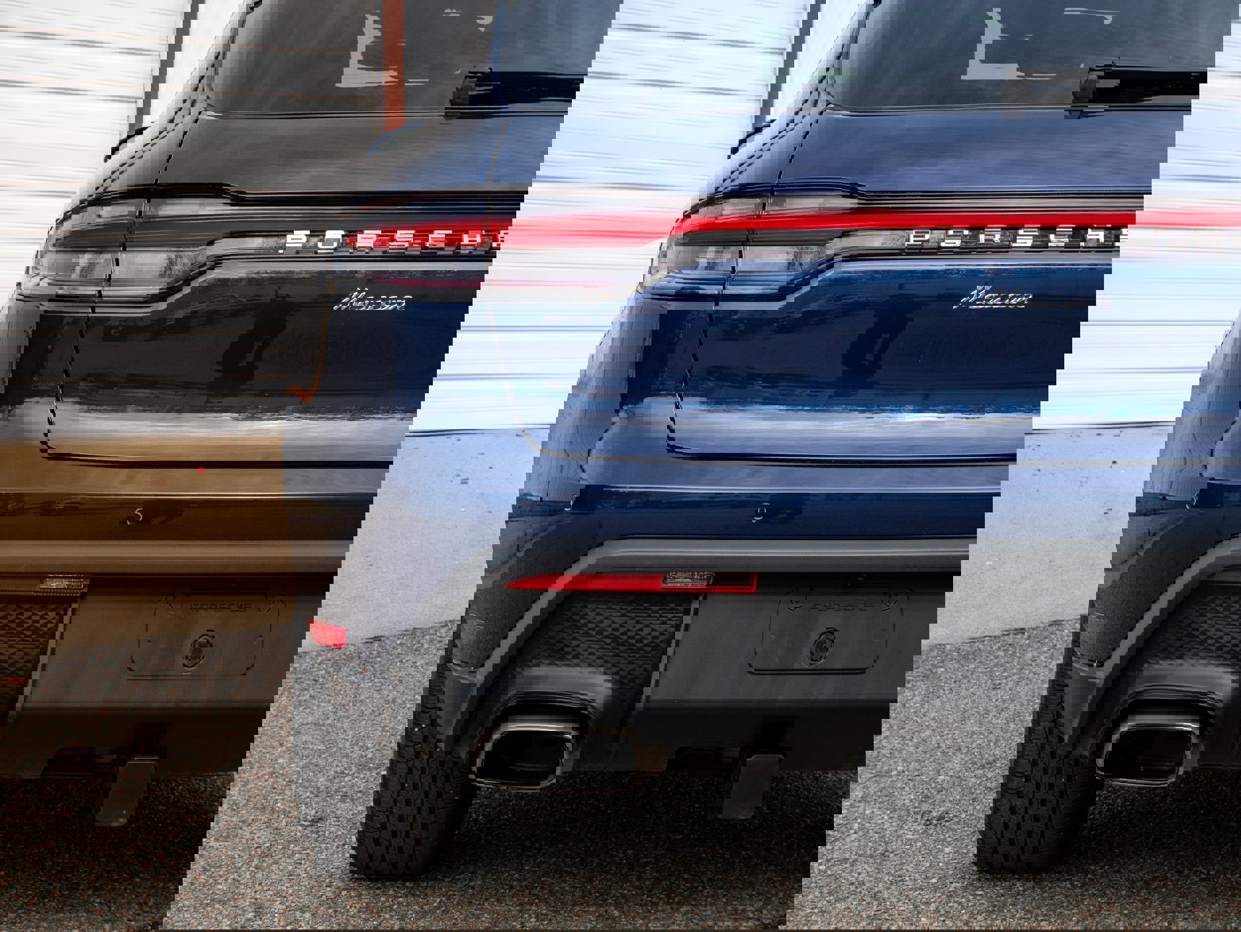 Certified 2025 Porsche Macan image 15