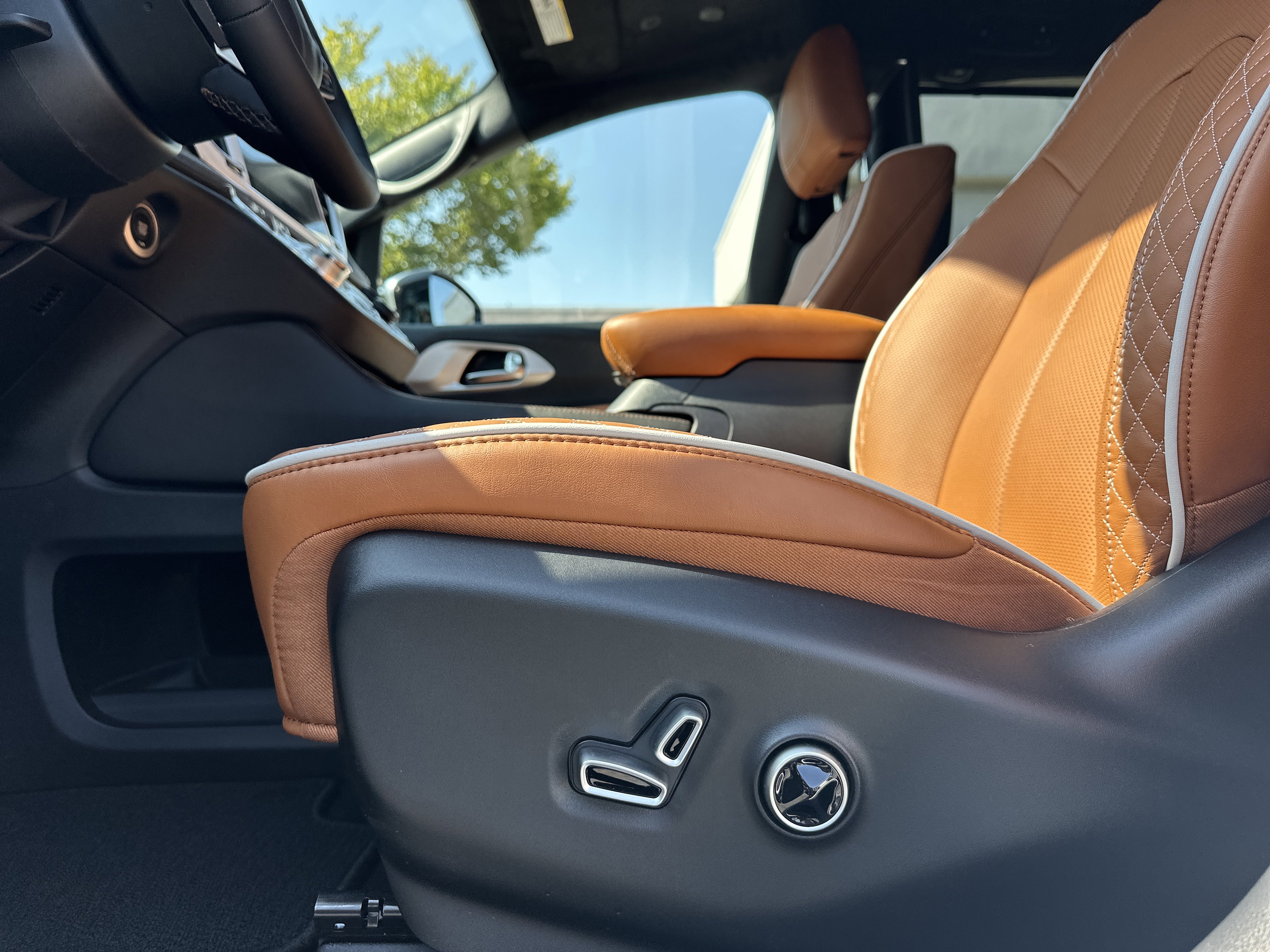 New 2026 Chrysler Pacifica Pinnacle image 11