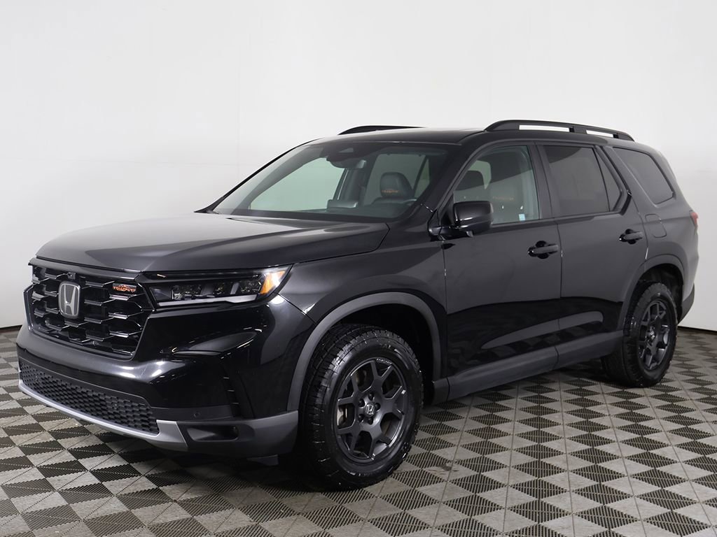 Certified 2025 Honda Pilot TrailSport image 10