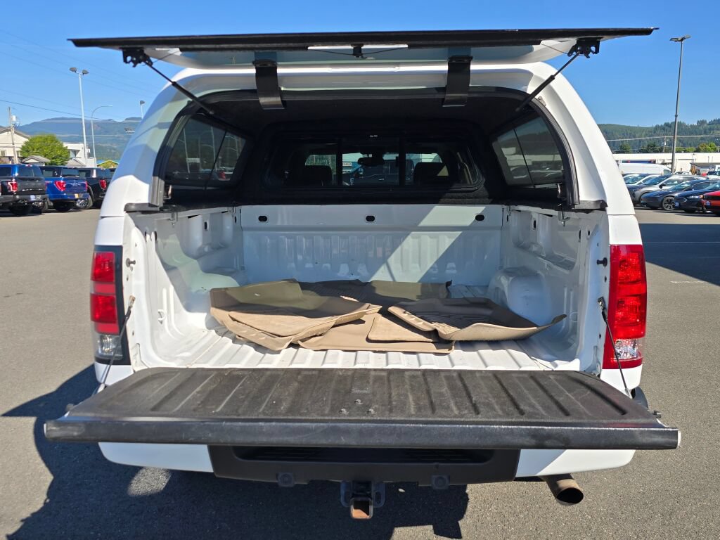 Used 2008 GMC Sierra 1500 Denali AWD/4WD image 10