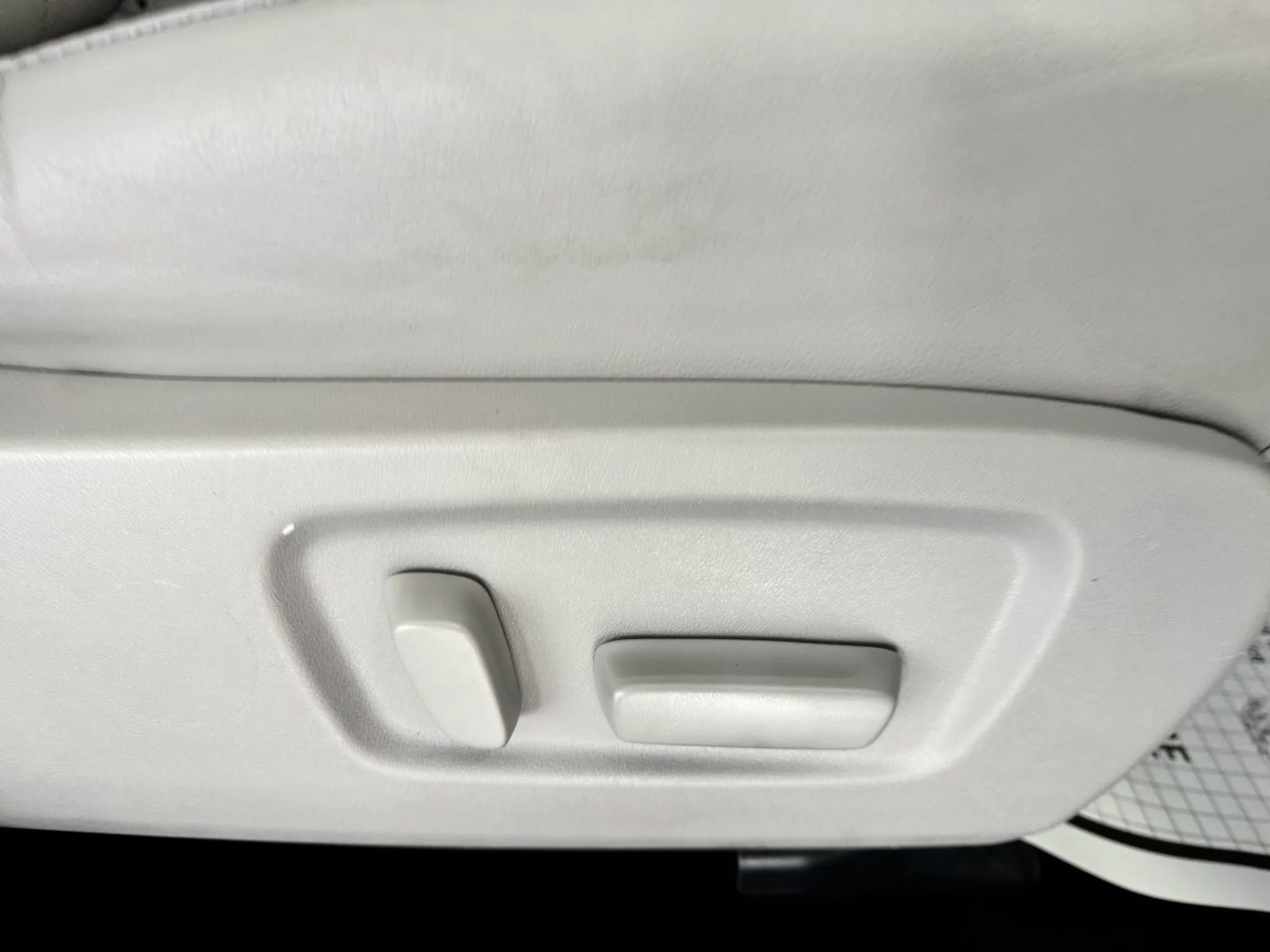 Used 2016 Toyota Highlander Limited AWD/4WD image 14