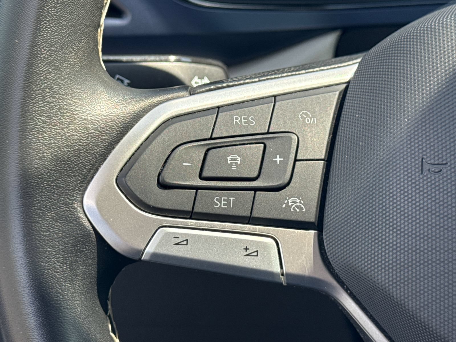 Certified 2023 Volkswagen Taos SE AWD/4WD image 33