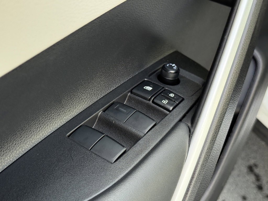 Certified 2025 Toyota Corolla Cross L image 17