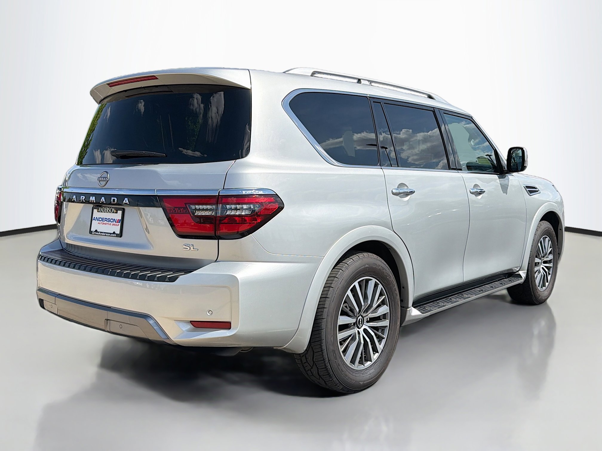 Used 2024 Nissan Armada SL AWD/4WD image 2