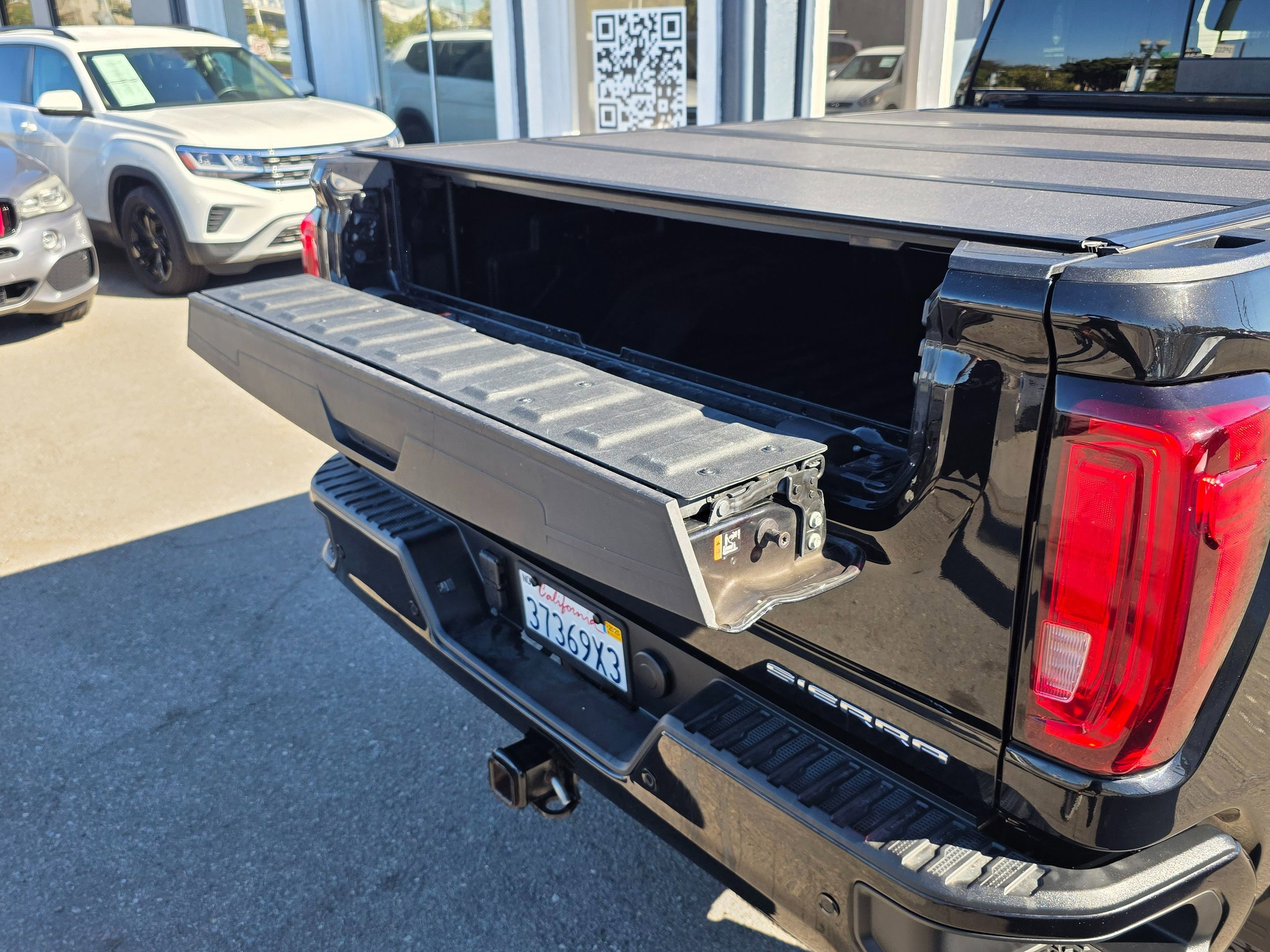 Used 2021 GMC Sierra 3500 Denali w/ Denali Black Diamond Edition AWD/4WD image 13
