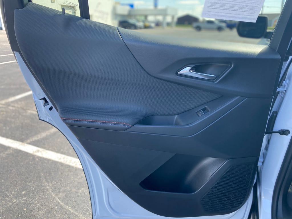 Used 2026 Chevrolet Equinox RS image 16