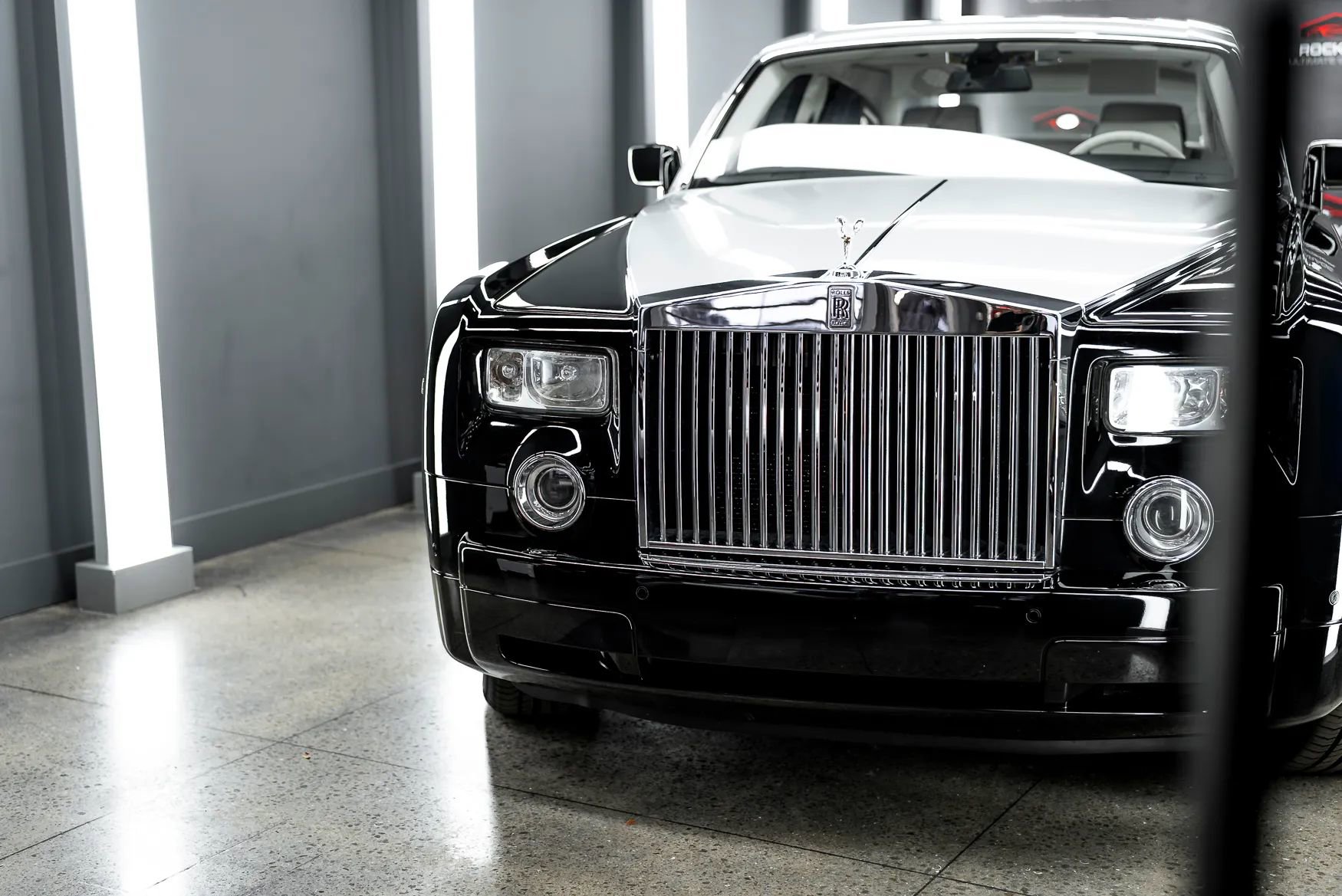 Used 2009 Rolls-Royce Phantom Sedan image 44