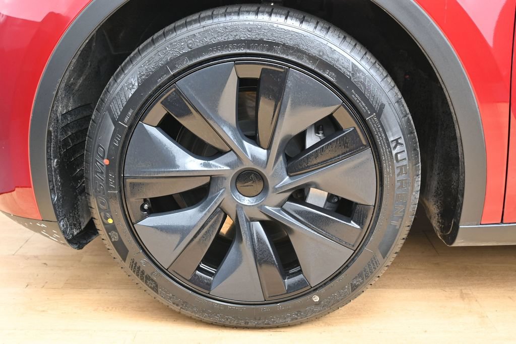 Used 2024 Tesla Model Y Long Range RWD image 10