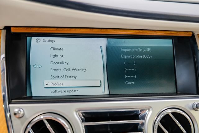 Used 2017 Rolls-Royce Wraith RWD image 45