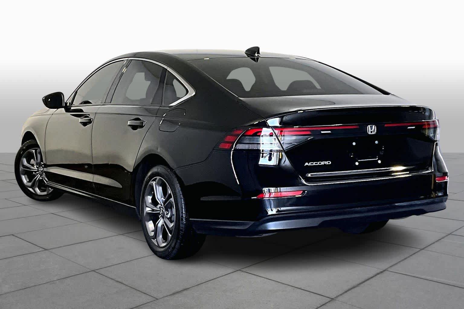 Used 2023 Honda Accord EX image 12