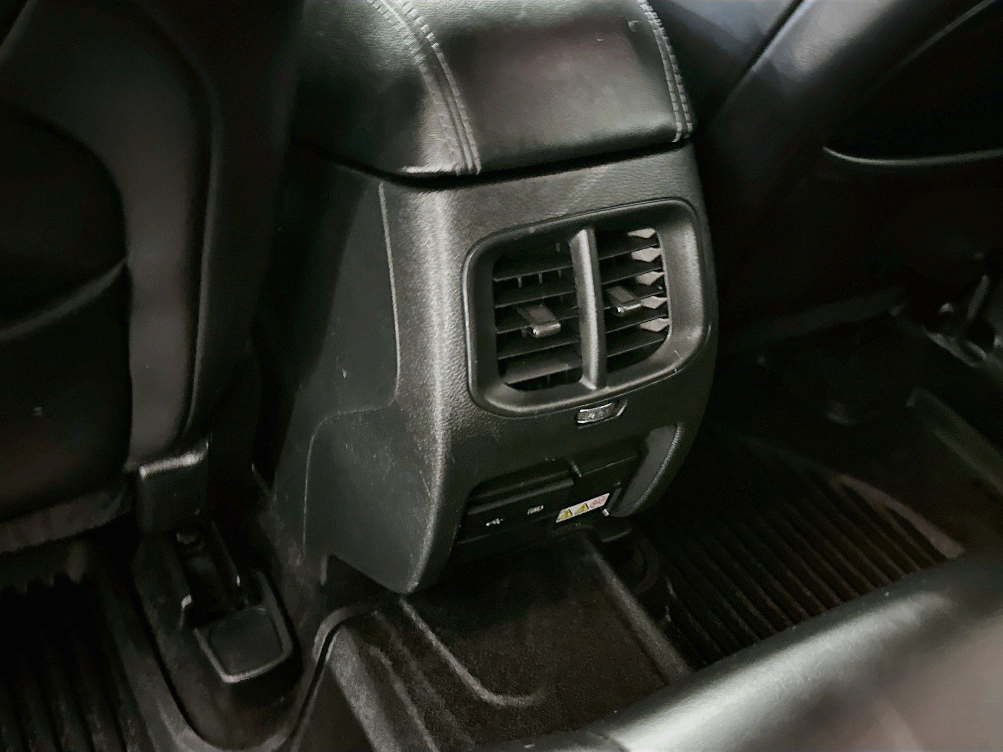 Used 2019 Jeep Cherokee Limited w/ Technology Group AWD/4WD image 29