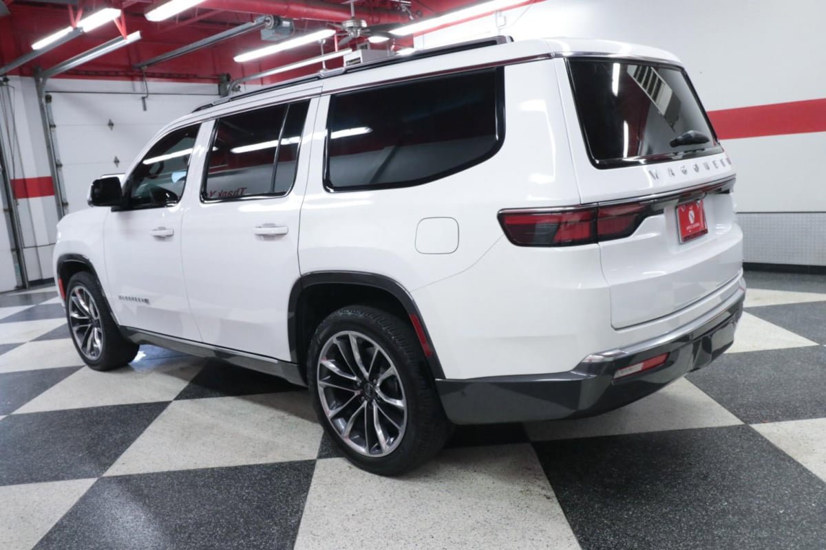 Used 2022 Jeep Wagoneer Series III w/ Premium Group I RWD image 6