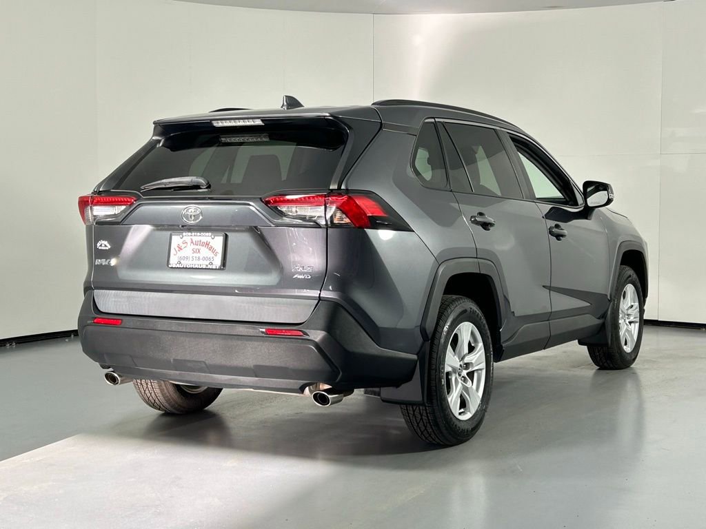 Used 2021 Toyota RAV4 XLE image 7