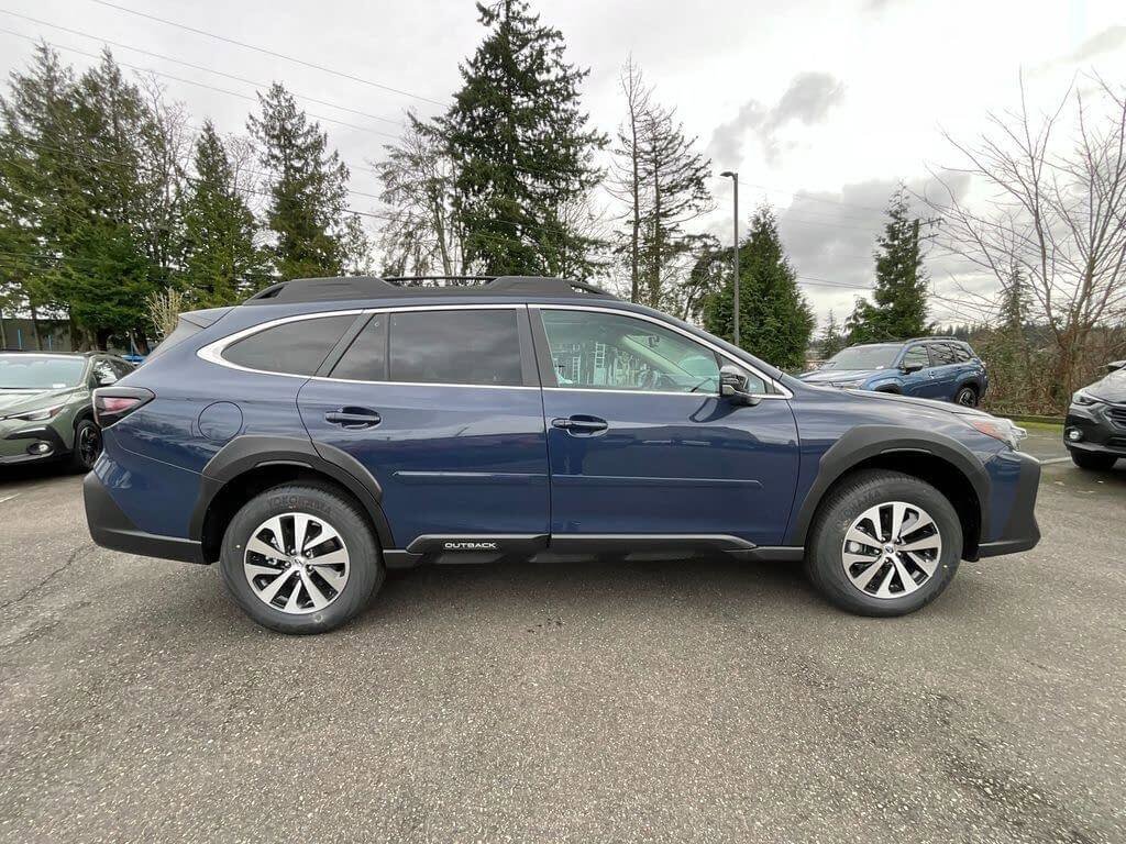 Certified 2025 Subaru Outback Premium AWD/4WD image 9