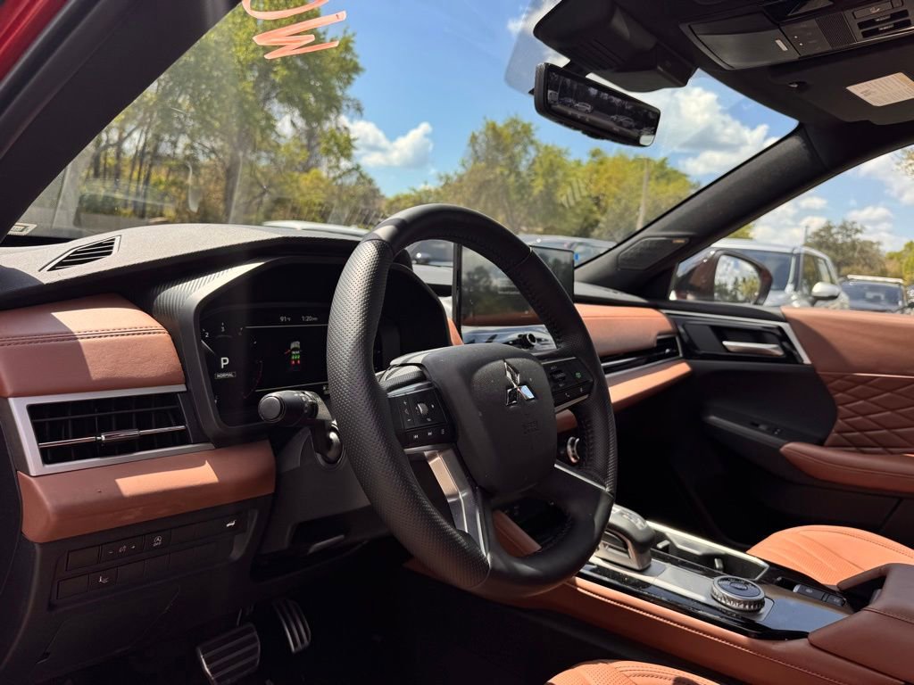 Used 2026 Mitsubishi Outlander SEL image 11