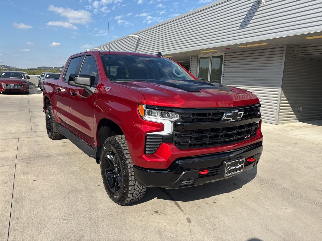 Used 2025 Chevrolet Silverado 1500 LT Trail Boss w/ Convenience Package II image 3