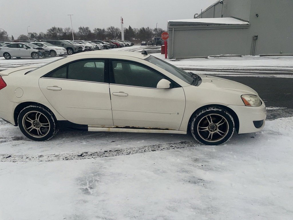 Used 2009 Pontiac G6 Sedan w/ Sport Package 2 image 4