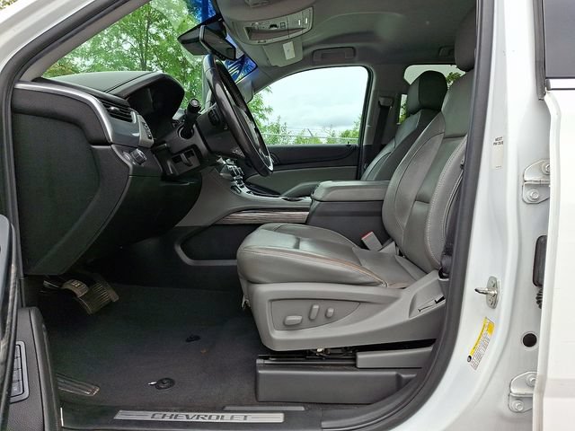 Used 2019 Chevrolet Suburban LT RWD image 16