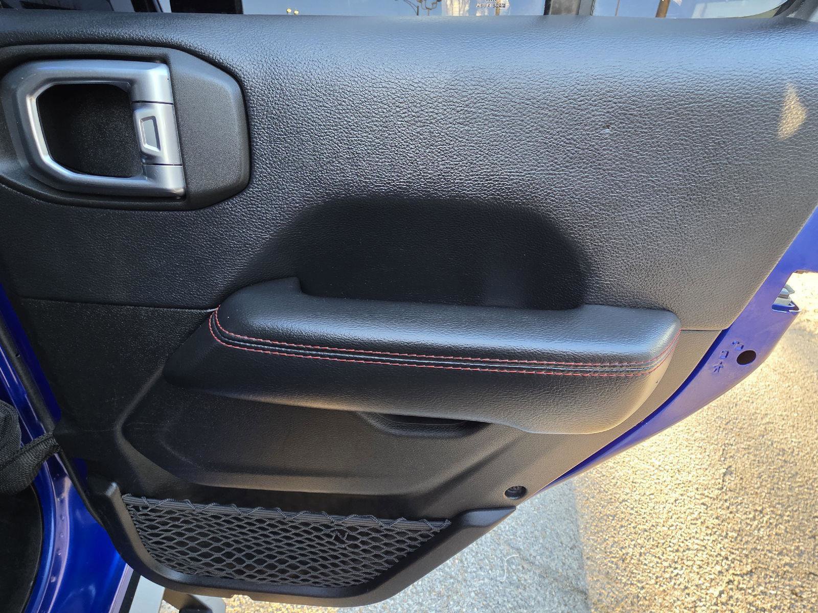 Used 2018 Jeep Wrangler Unlimited Rubicon image 33