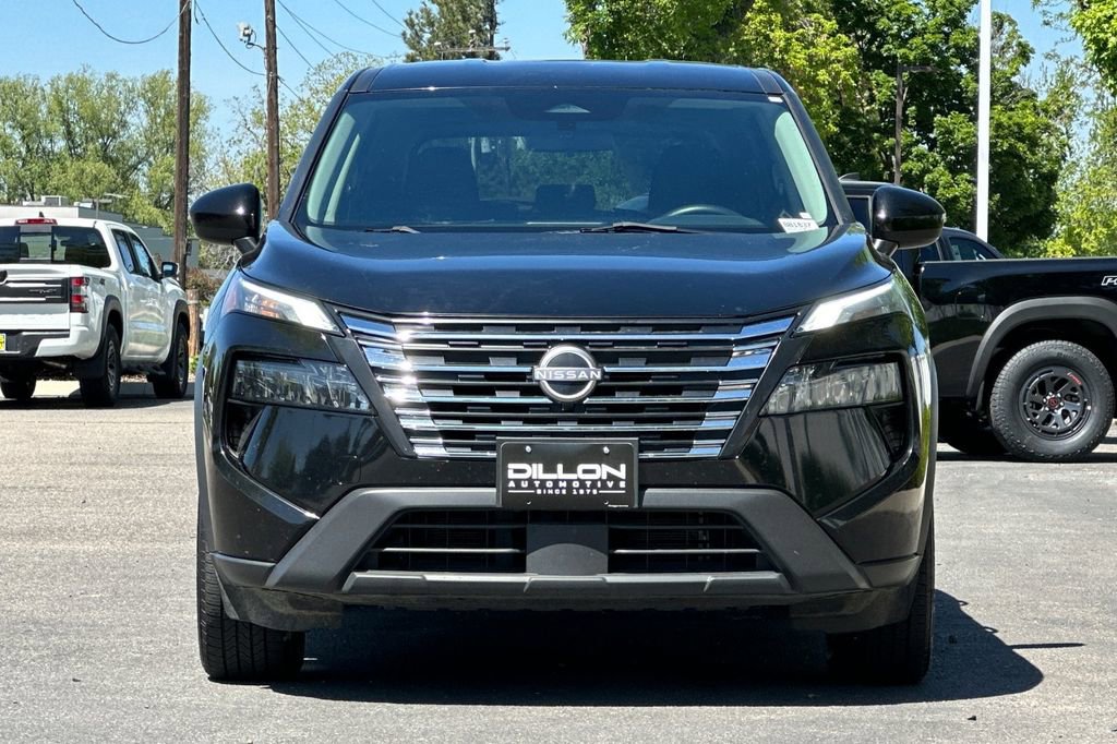 Used 2024 Nissan Rogue SV AWD/4WD image 9