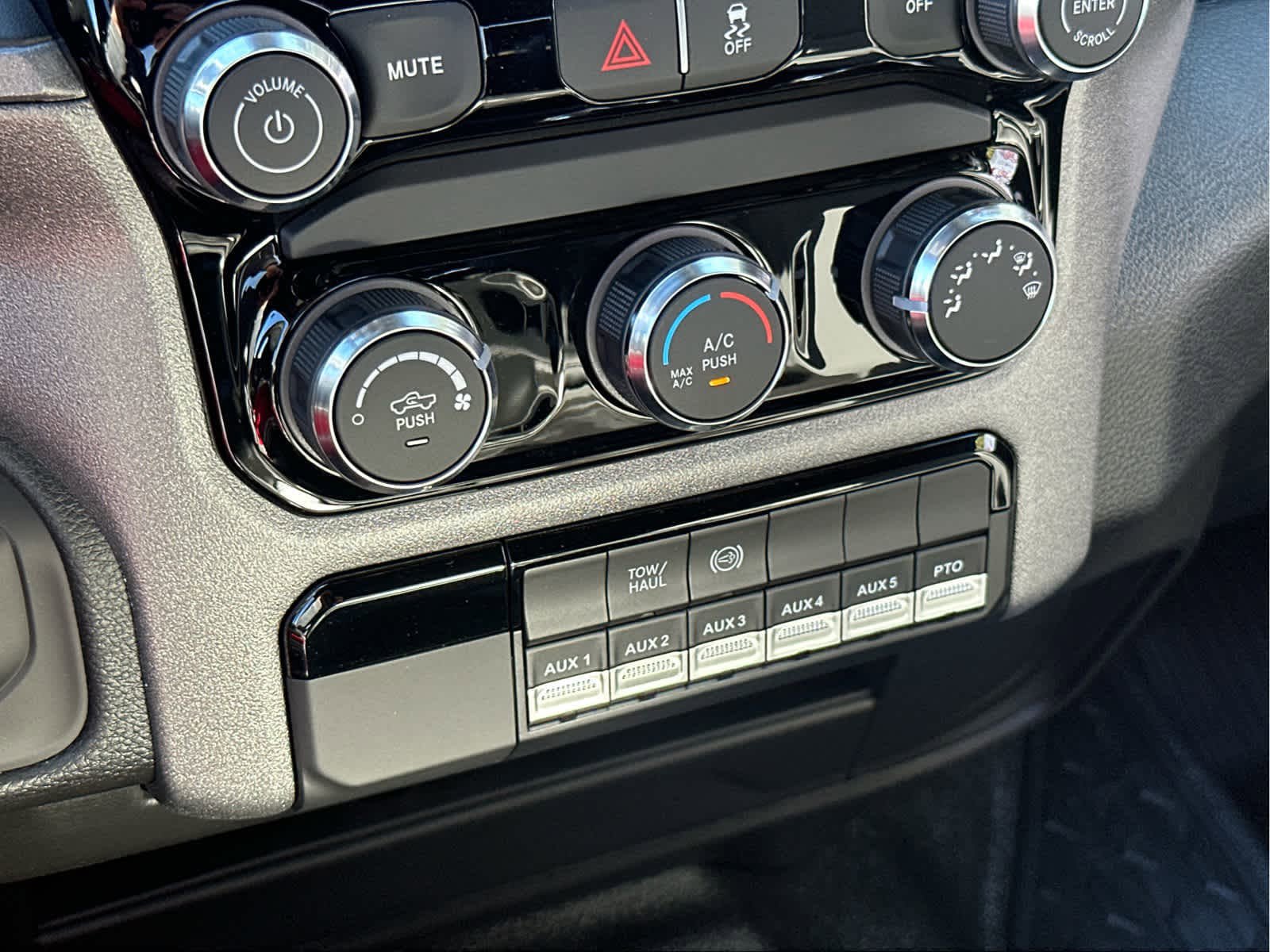 New 2026 RAM 4500 Tradesman w/ Chrome Appearance Group image 32