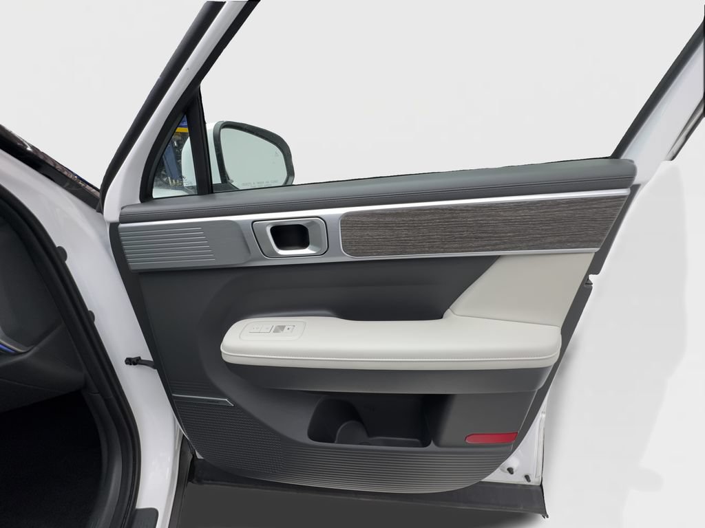 Used 2025 Hyundai Santa Fe Limited FWD image 37