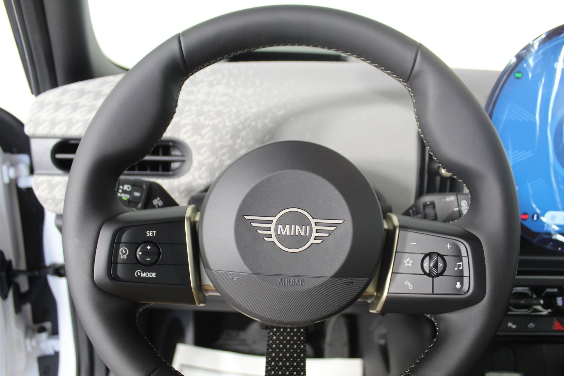 Certified 2025 MINI Cooper S image 14