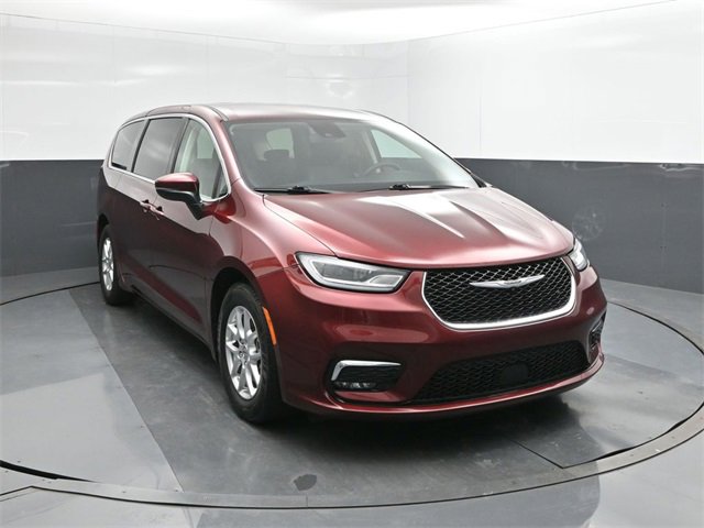 Used 2023 Chrysler Pacifica Touring-L image 22