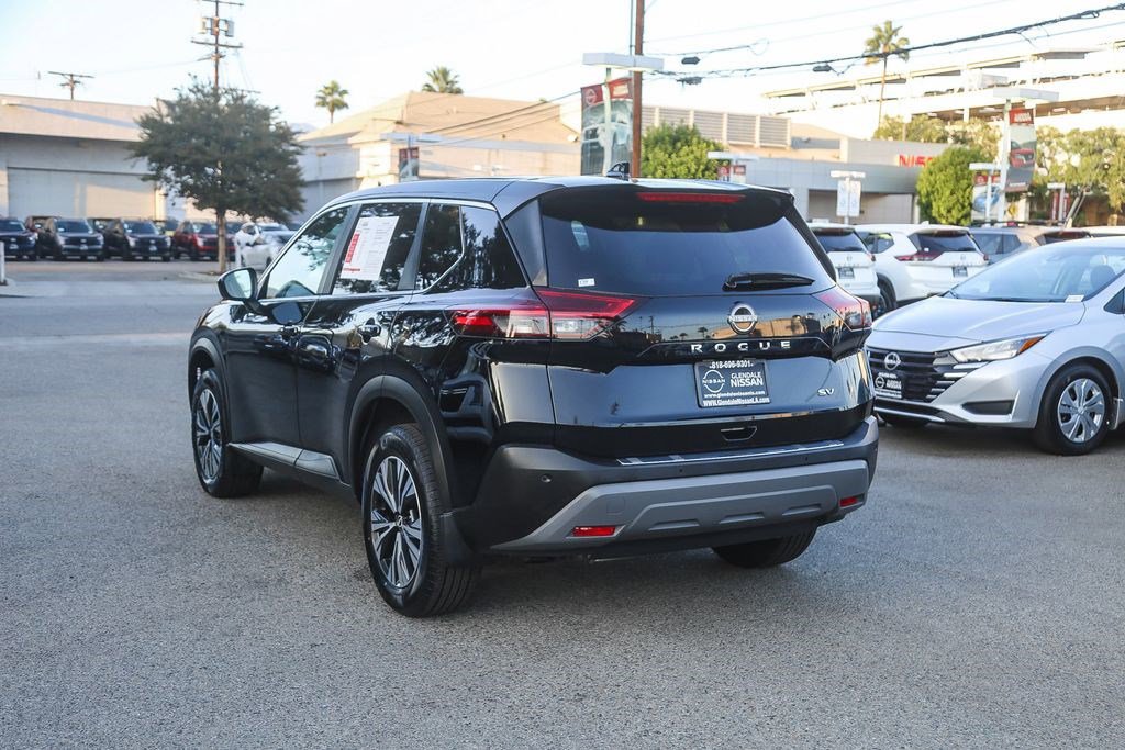 Used 2023 Nissan Rogue SV FWD image 6