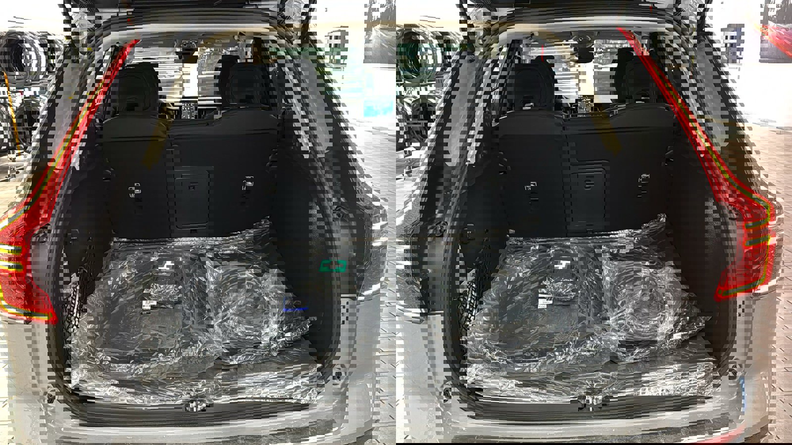 New 2026 Volvo XC60 T8 Plus w/ Protection Package Premier image 29