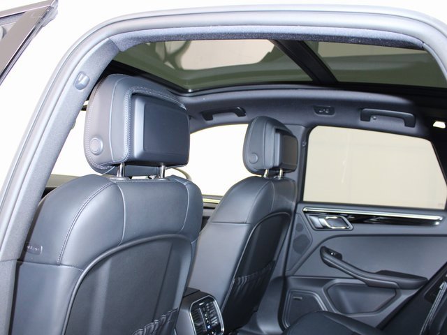 New 2025 Porsche Macan image 21