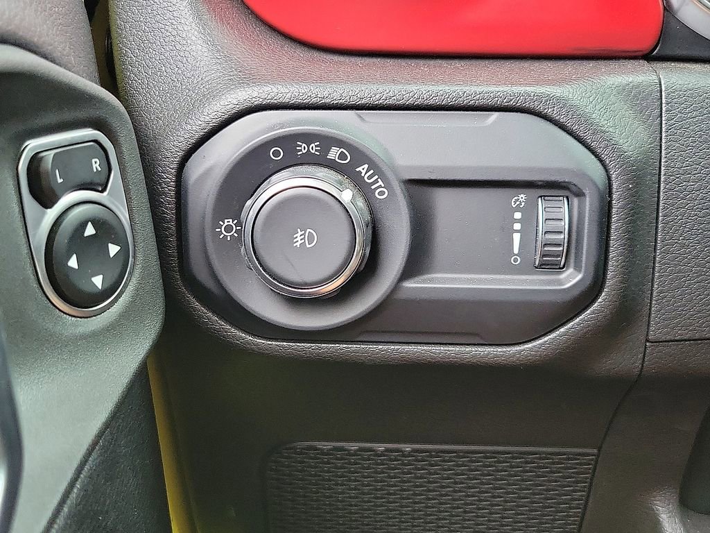 Used 2023 Jeep Wrangler Rubicon image 13