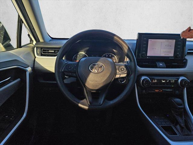 Used 2020 Toyota RAV4 XLE image 6