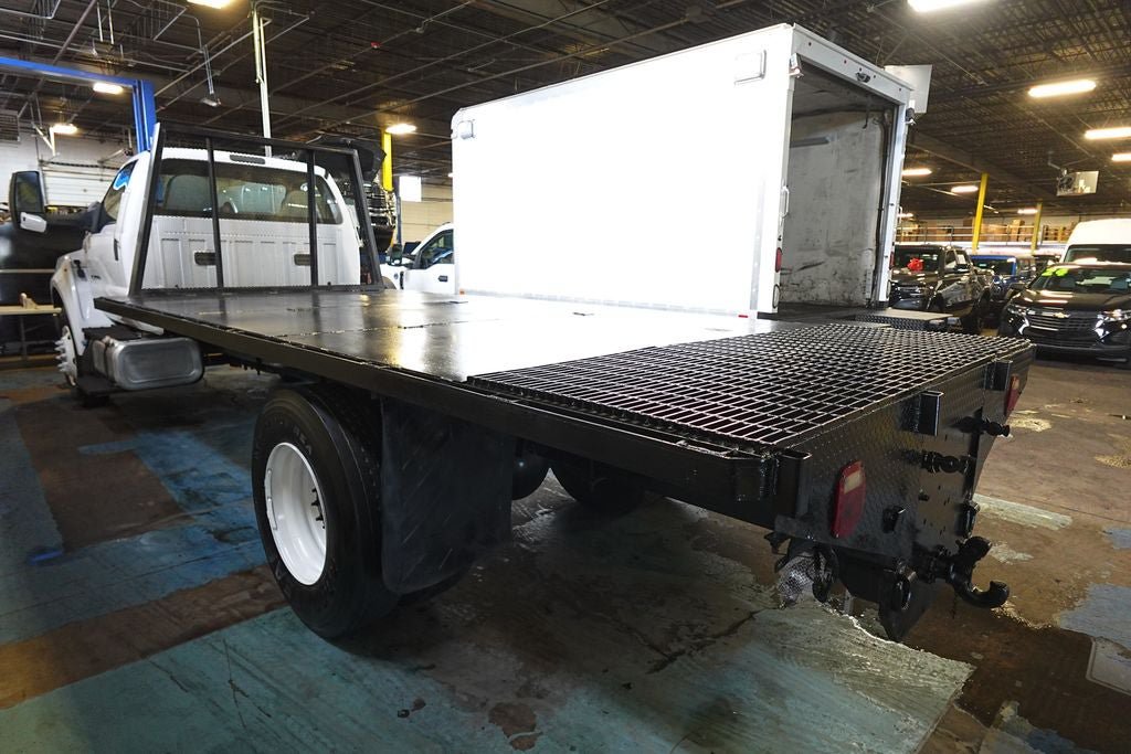 Used 2019 Ford F750 2WD Regular Cab Super Duty image 4