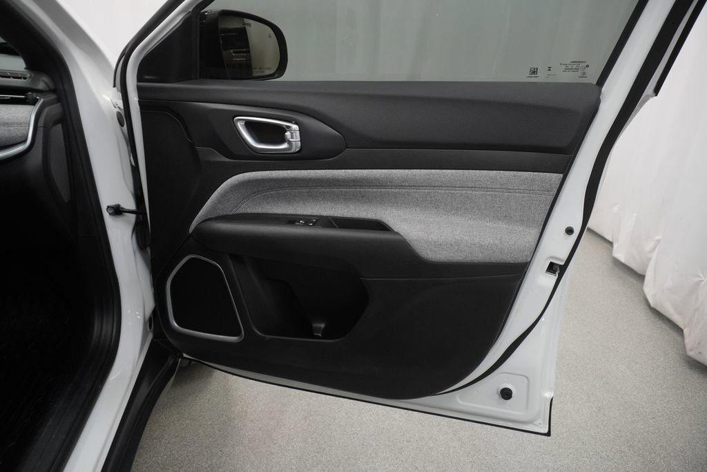 Certified 2024 Jeep Compass Latitude AWD/4WD image 45