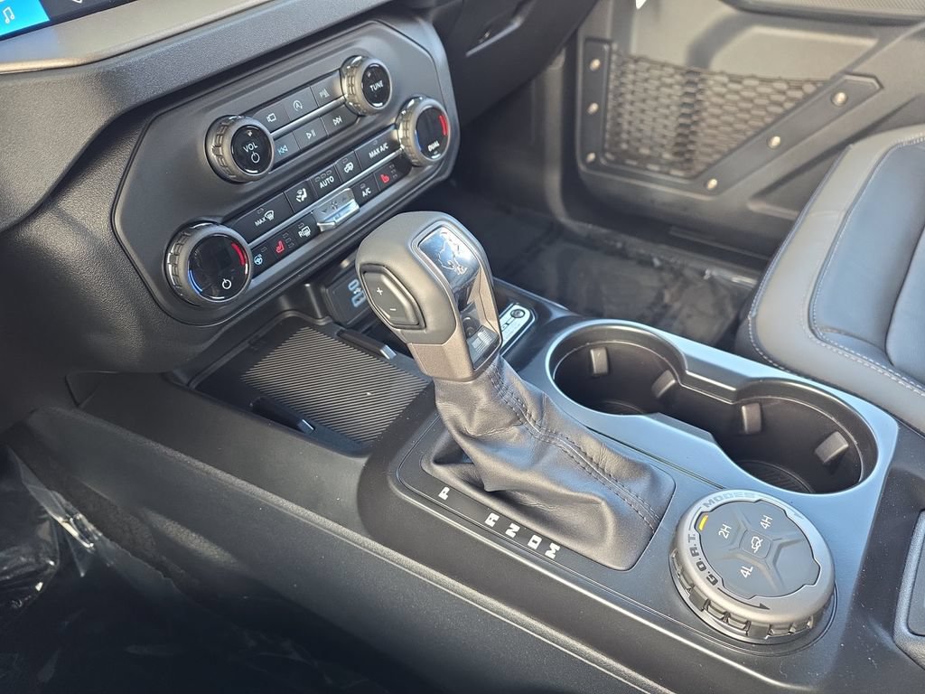 New 2025 Ford Bronco Outer Banks AWD/4WD image 18