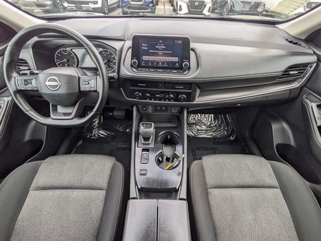 Used 2025 Nissan Rogue SV image 17