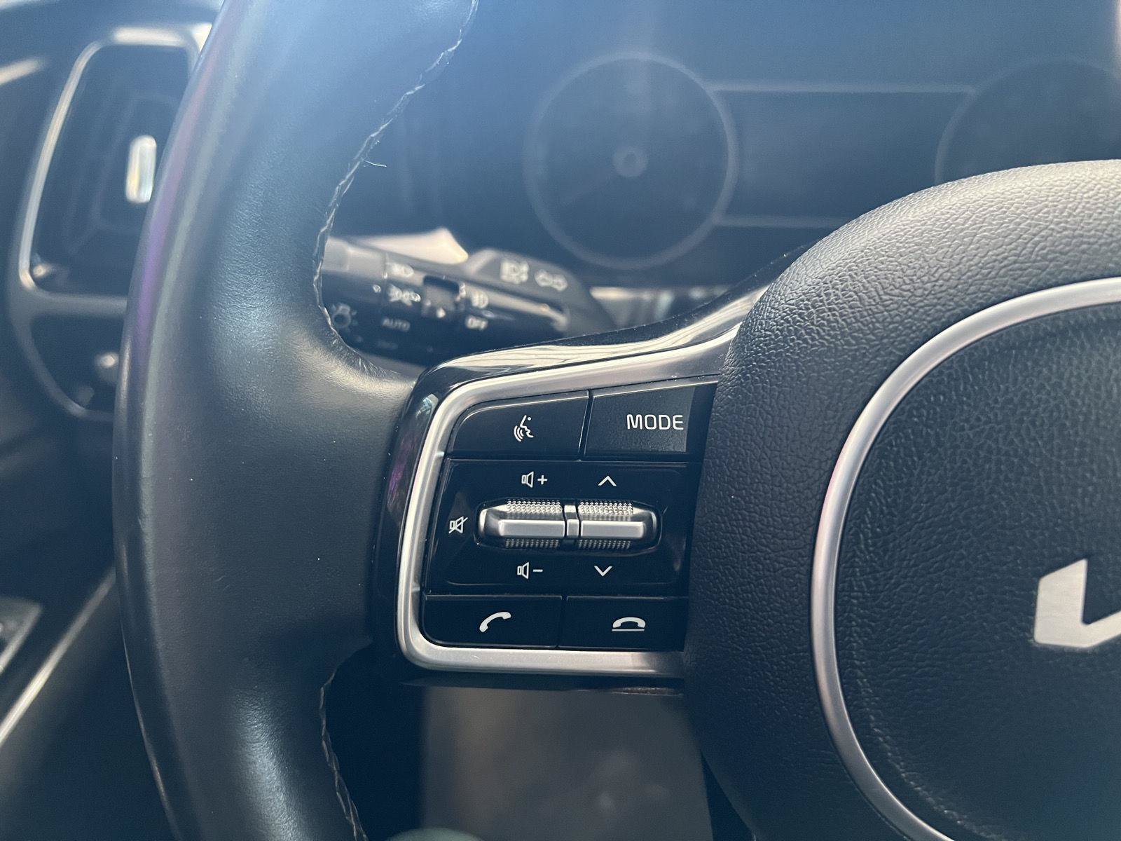 Used 2022 Kia Sorento SX AWD/4WD image 22