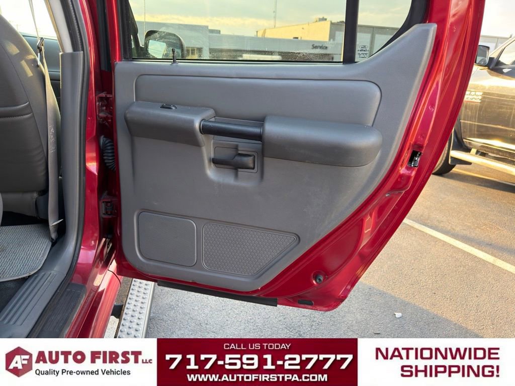 Used 2004 Ford Explorer Sport Trac XLS AWD/4WD image 13