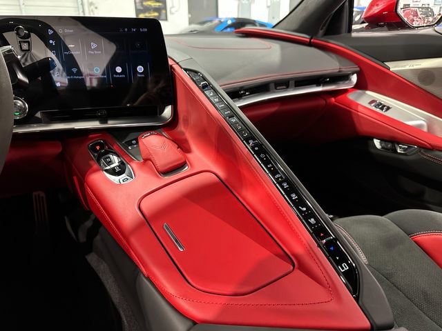 Used 2024 Chevrolet Corvette Z06 RWD image 16