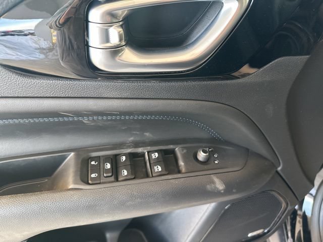 New 2026 Jeep Compass Latitude w/ Sun and Sound Group AWD/4WD image 17
