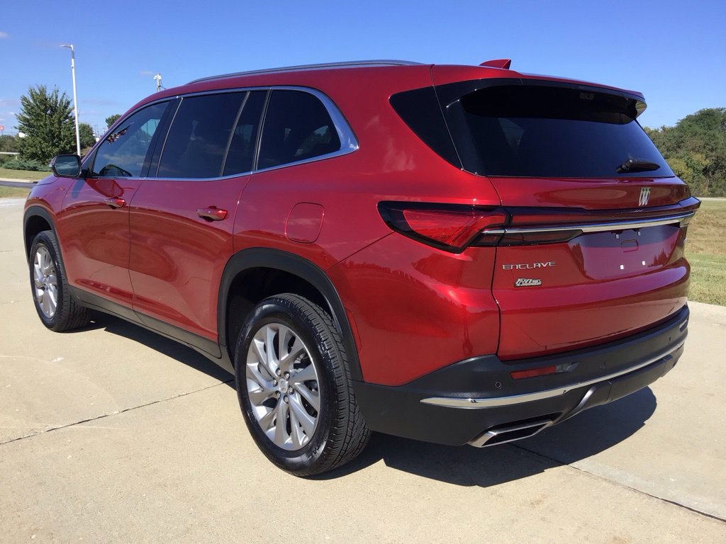 Used 2026 Buick Enclave Preferred w/ Power Package FWD image 4
