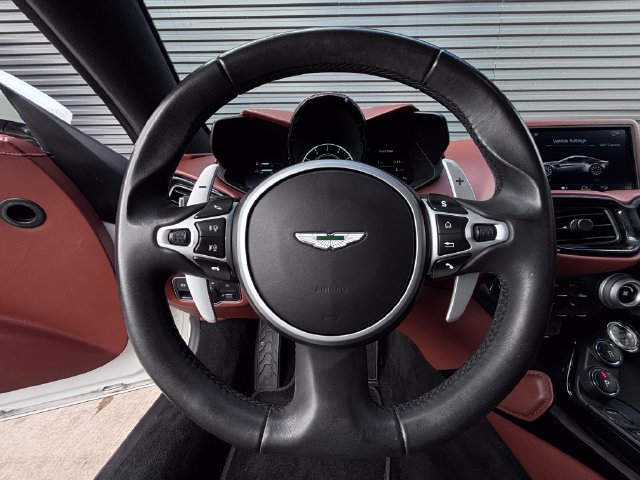 Used 2020 Aston Martin V8 Vantage Coupe RWD image 14