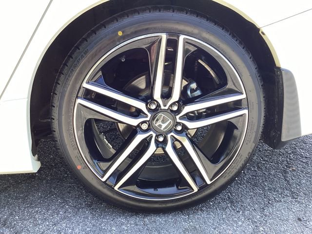 Used 2017 Honda Accord Touring image 18