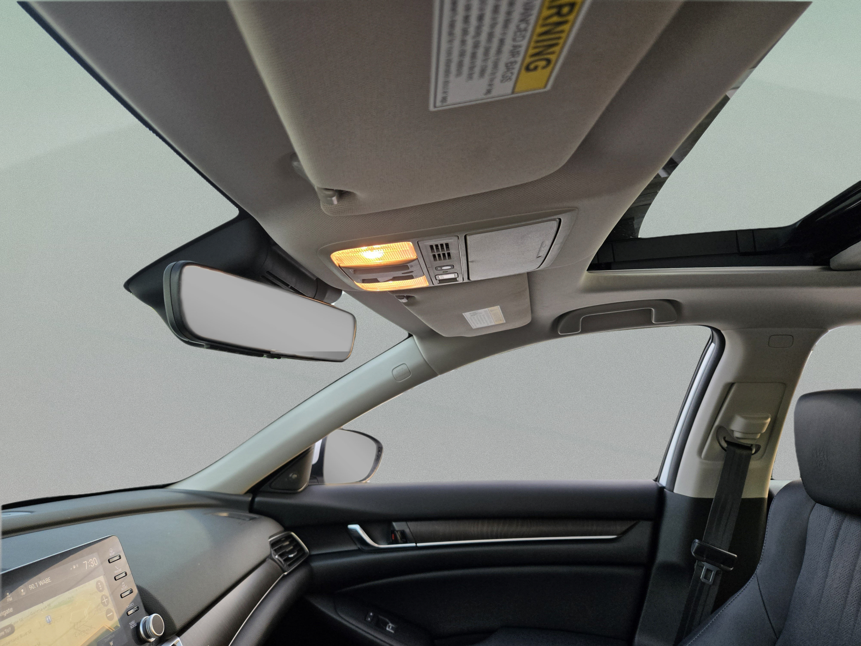 Used 2018 Honda Accord Touring image 14